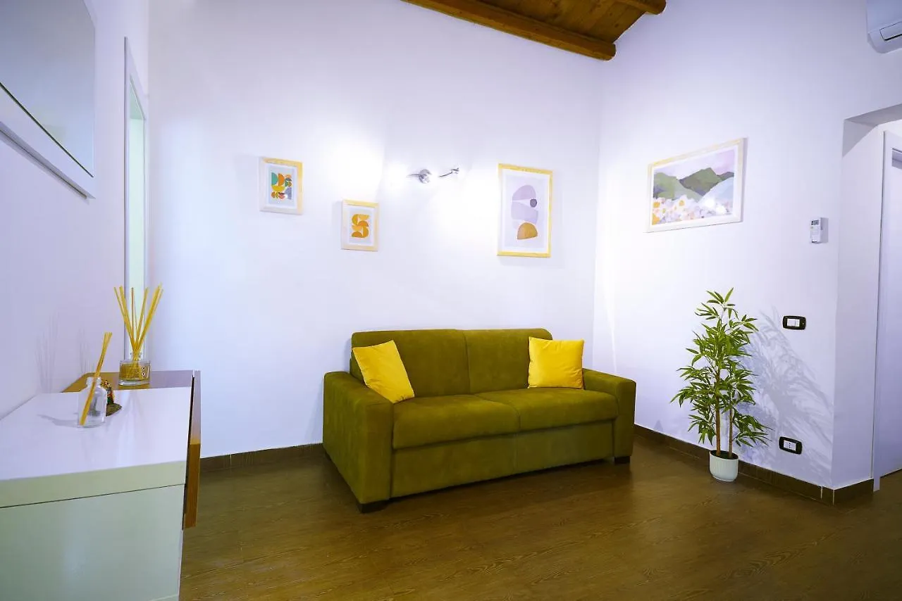 Spazio E Colore Nel Cuore Della Citta